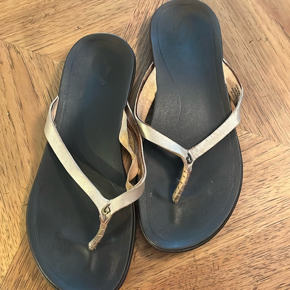 Olukai flip flop